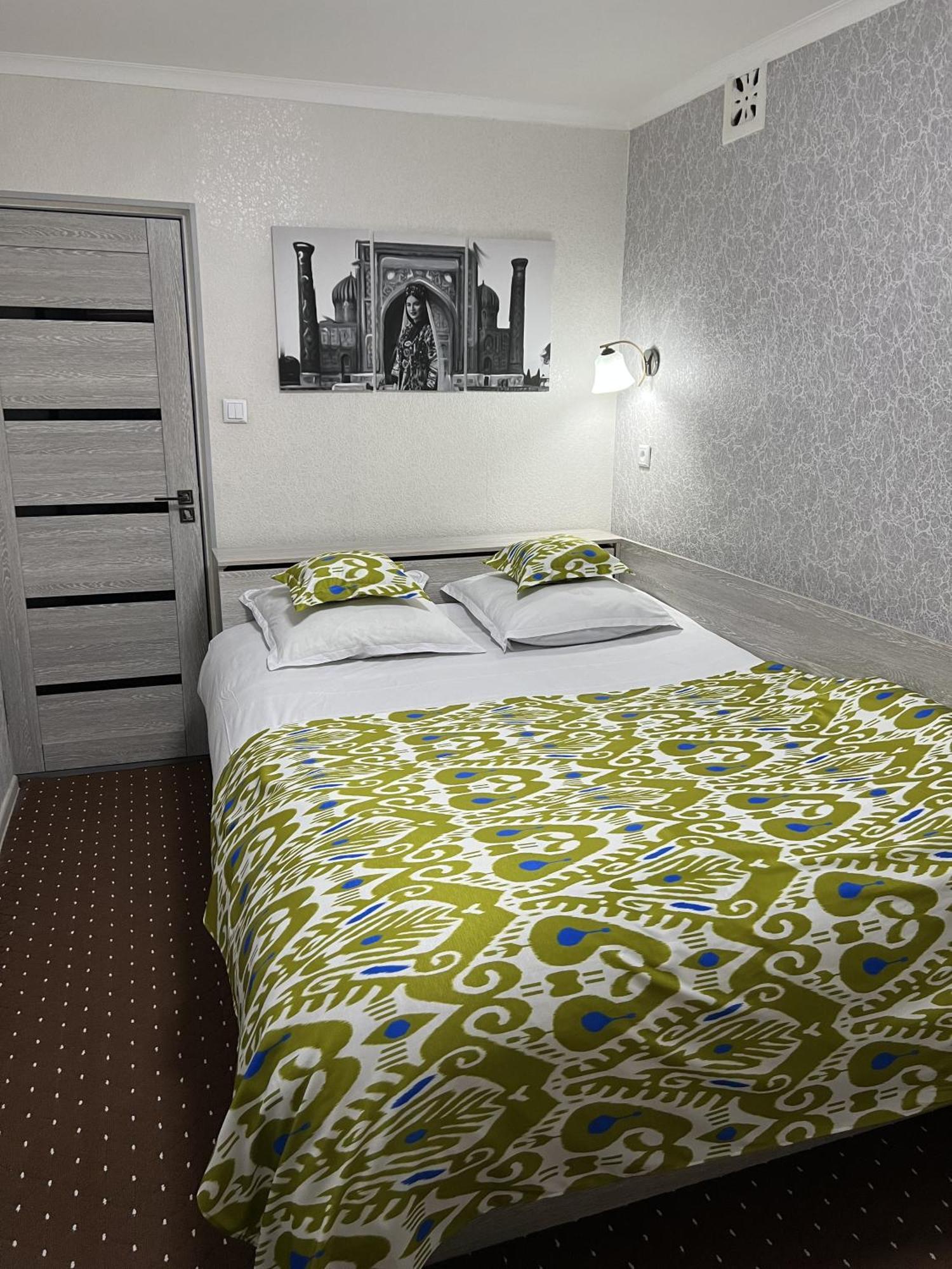 Status House Hotel Fergana Ngoại thất bức ảnh